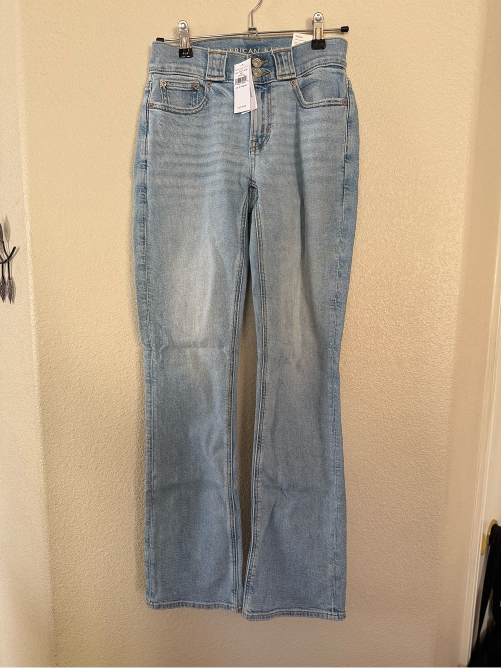 NWT American Eagle Outfitters Light Blue 90’s Low Rise Skinny Kick Jeans